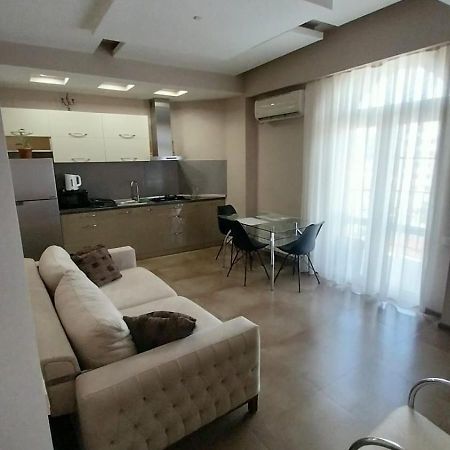 Apartment On Rustaveli Batum Dış mekan fotoğraf